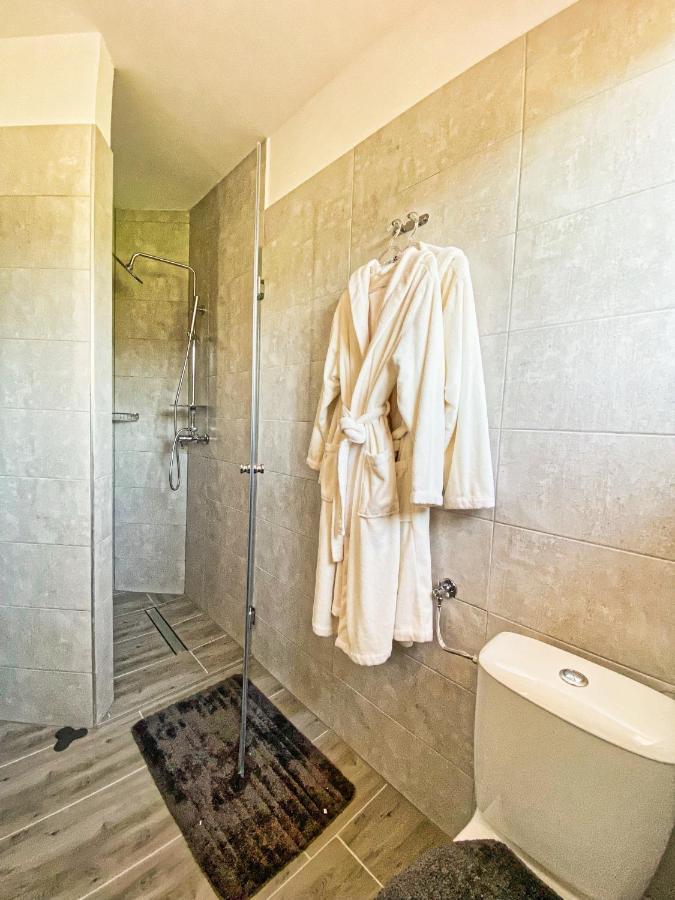 Apartmani Fenestra Otočac Exteriör bild