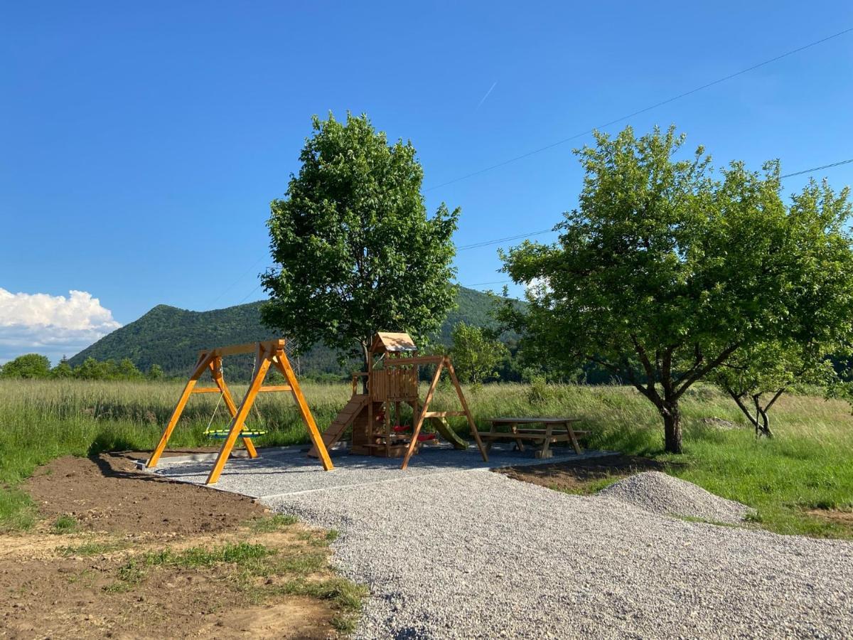 Apartmani Fenestra Otočac Exteriör bild