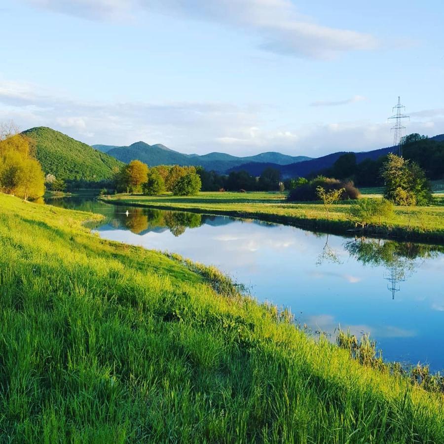 Apartmani Fenestra Otočac Exteriör bild