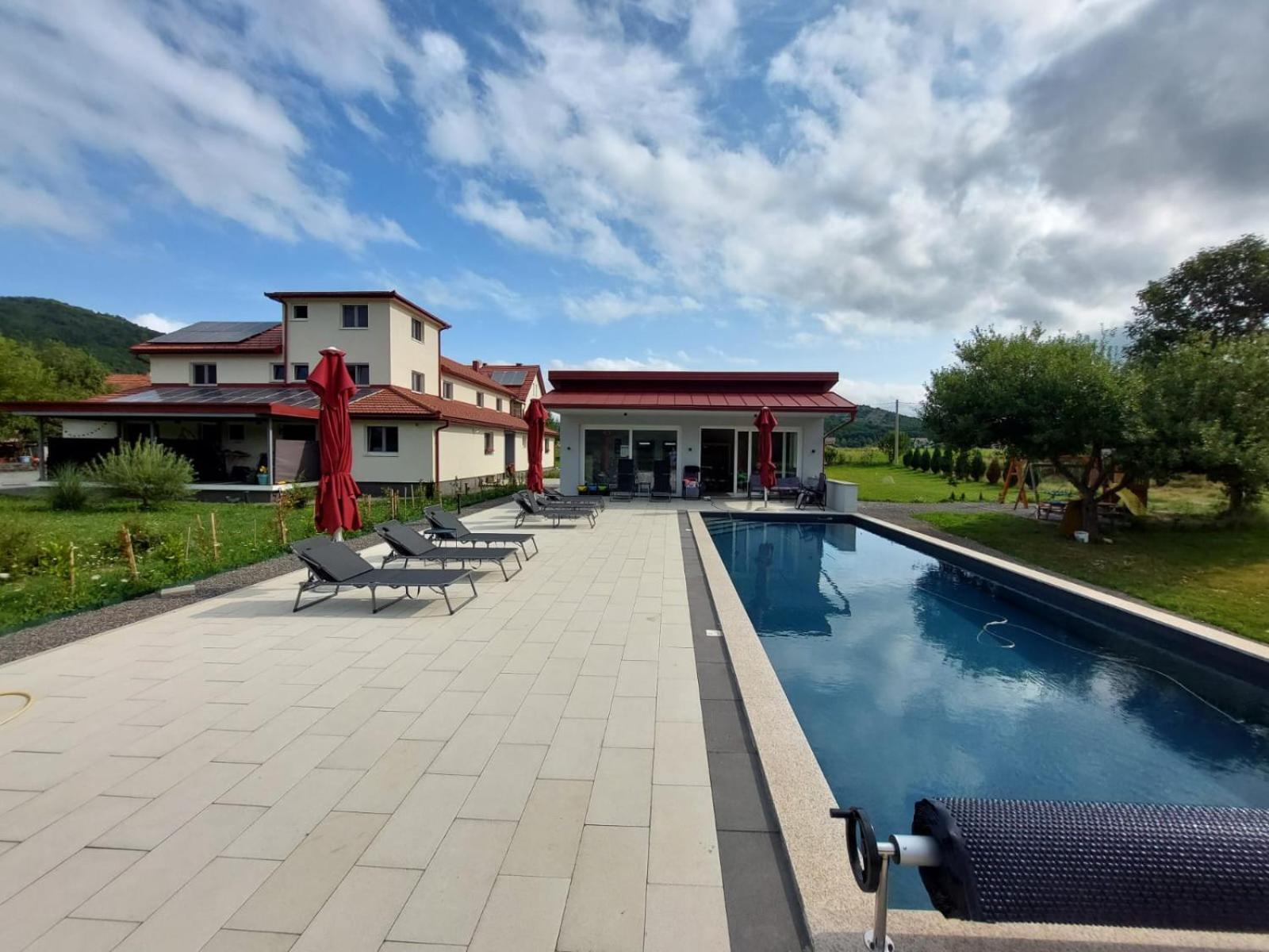 Apartmani Fenestra Otočac Exteriör bild